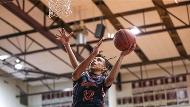 Veterans Memorial's Sean Mondragon attempts a basket during the game at Flour Bluff High School, Friday, Jan. 12, 2024, in Corpus Christi, Texas.